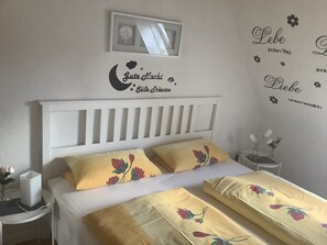 3 bedrooms, iron/ironing board, free WiFi