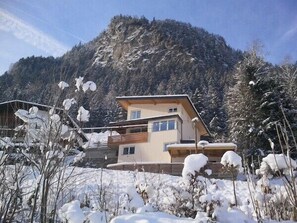 Exterior - 2 Bedrooms, large living area, bathroom & seperate WC, furnished Terrace, max 5 (Mayrhofen)