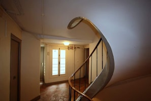 Interior - Superb 4-room apartment (Paris)