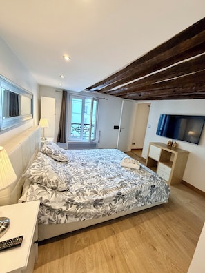 2 bedrooms, travel cot, WiFi, bed sheets - Superb 4-room apartment (Paris)