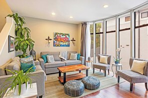 TV, videospill, DVD-spiller og bøker