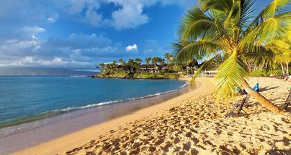 3BD WALK TO SANDY BEACH | Gated | LUXURY SPA FEEL