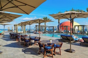 Pool - Condo w/ ocean view balcony & pools (Hollywood)