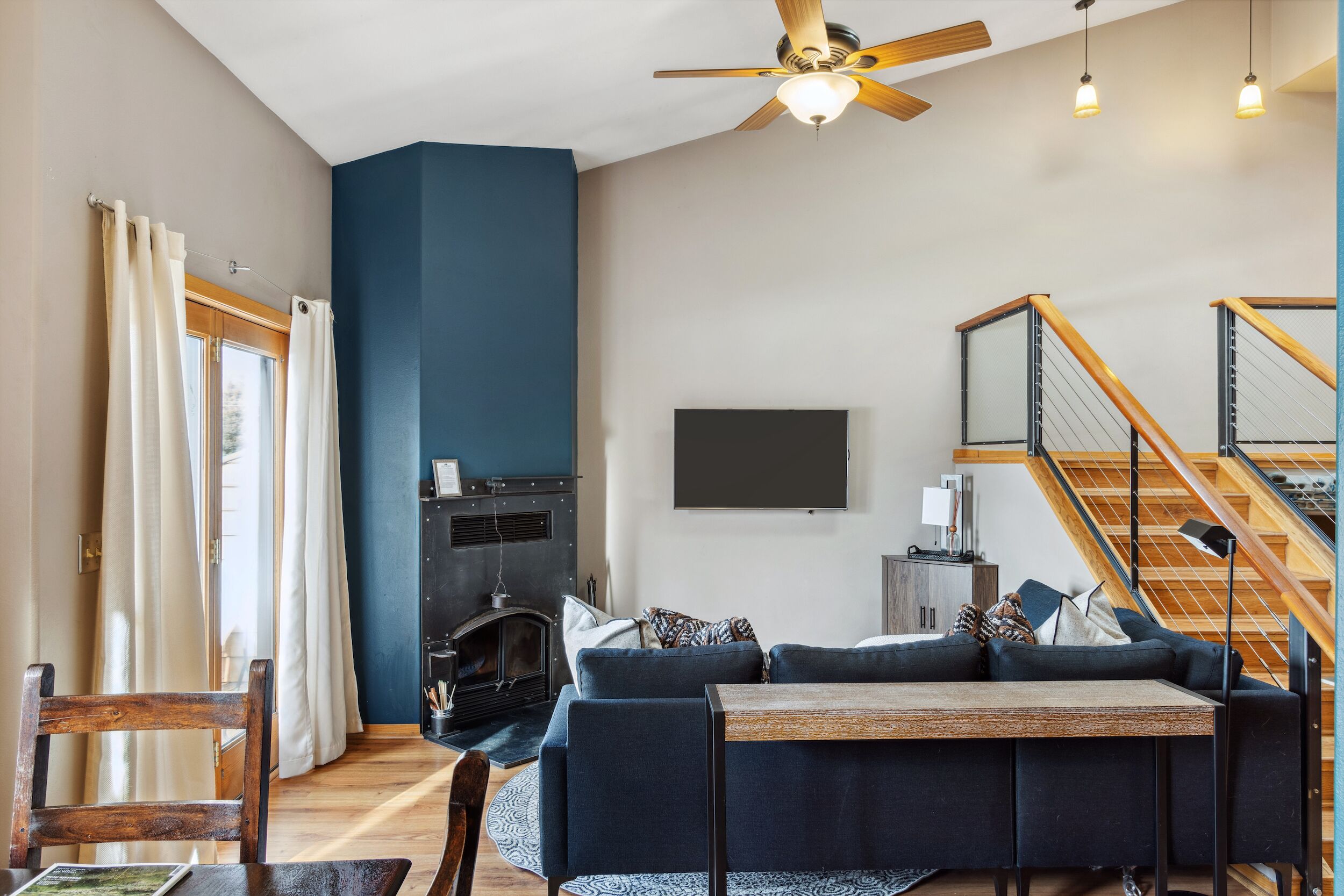 智能電視、壁爐