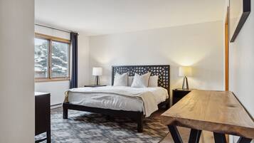 3 quartos, ferros/tábuas de passar roupa, Wi-Fi, roupa de cama