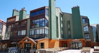 Kupari Mtn - CJ309. Center Village, mtn-näkymä, paras arvo hiihto-tai ski-out!