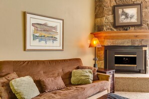 Smart-TV, Kamin, DVD-Player