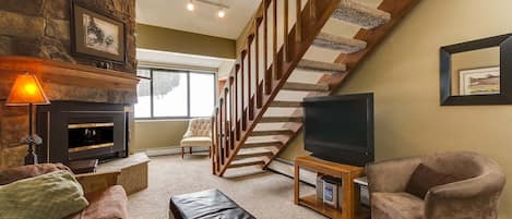 Smart TV, fireplace, DVD player