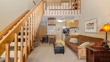 Smart TV, chimenea y reproductor de DVD