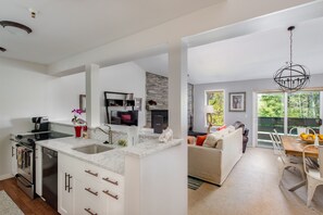 Fridge, microwave, oven, stovetop - Outpost: Balsam Lodge A6 (Wilson)
