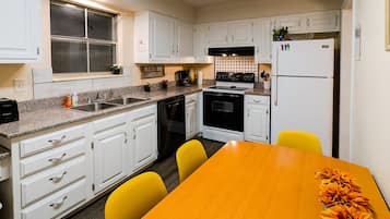Fridge, microwave, stovetop, dishwasher