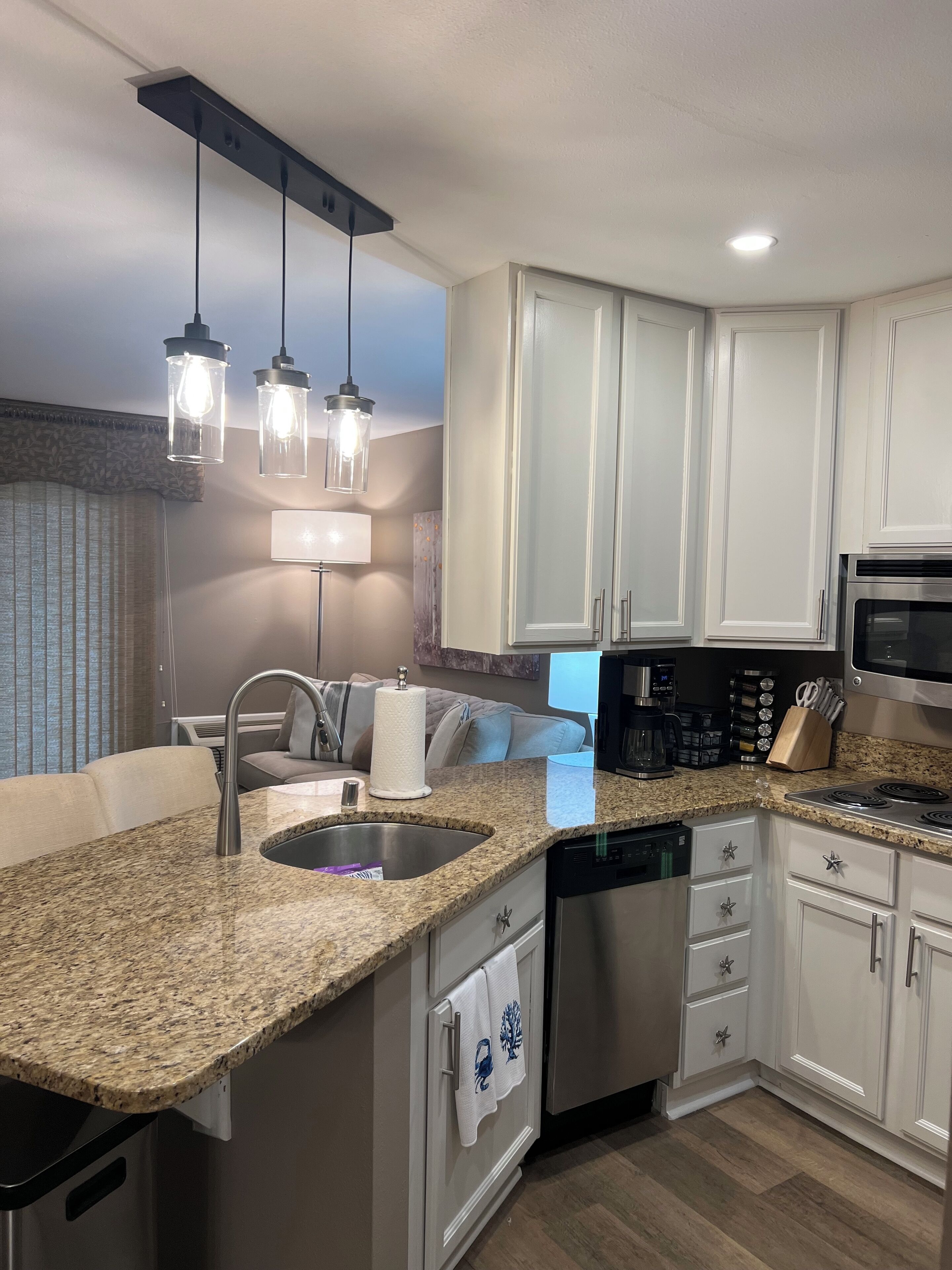 Fridge, microwave, stovetop, dishwasher