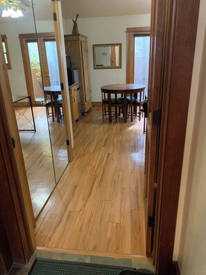 Dining - Cozy quite private Aspen Studio (Aspen)