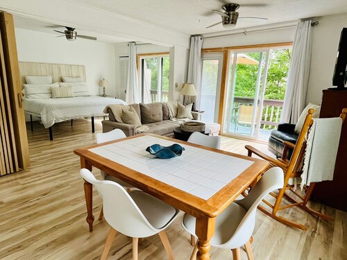 Walk to Beech Mountain Resort, PET Friendly!