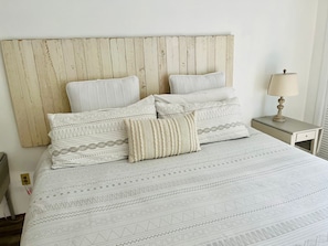 1 habitación, tabla de planchar con plancha, cuna de viaje y wifi 