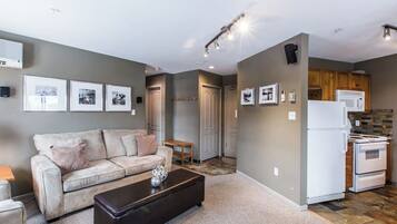 Televisio, takka, DVD-soitin