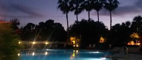 Piscine extérieure, piscine chauffée