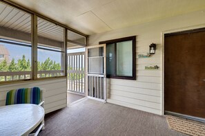 Interior - End Unit Oceanfront condo 2 min to beach 1.5 if you run THAT VIEW THOUGH!!! (Duck)