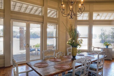 The Bayou Lodge 11 br 9 ba is great for family gathering & conferences ! 