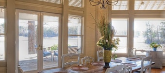 The Bayou Lodge 11 br 9 ba for Reunions. REDUCED for 1 Week Left for Summer