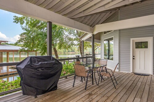 The Bayou Lodge 11 br 9 ba is great for family gathering & conferences !