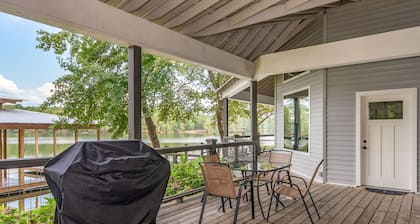 The Bayou Lodge 11 br 9 ba is great for family gathering & conferences !