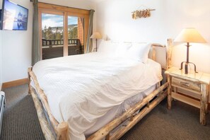 3 bedrooms, iron/ironing board, travel cot, WiFi