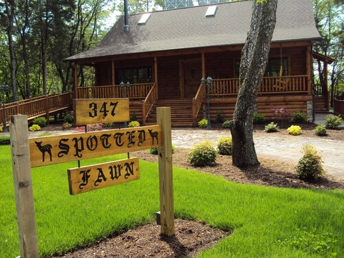 Spotted Fawn Cabin - Serenity and luxury await you