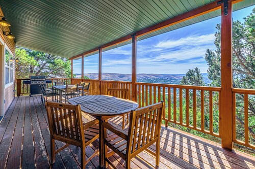 On top of the world with fantastic views and warm soaking relaxation. Enjoy!