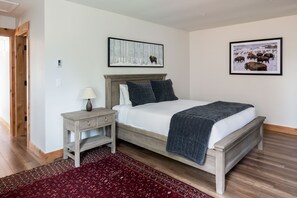 3 室のベッドルーム、アイロン / アイロン台、WiFi、ベッドシーツ