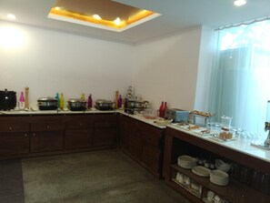 Buffet - Lords Eco Inn Bengaluru Jayanagar (Bengaluru)