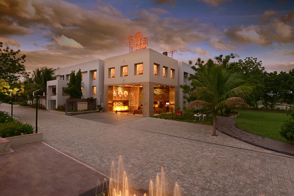 Front of property - evening/night