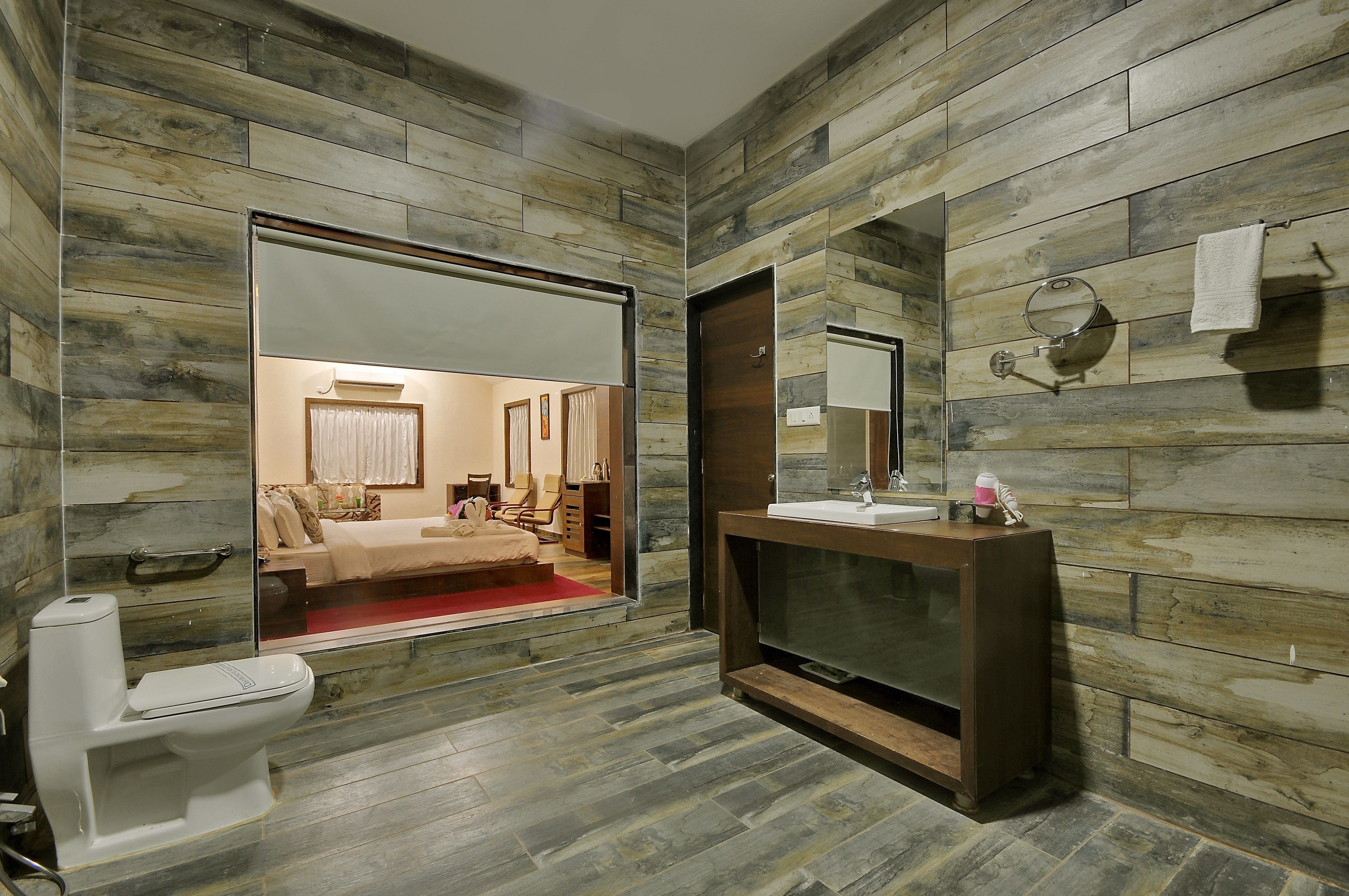 Vishal Suite | Bathroom | Shower, free toiletries, towels