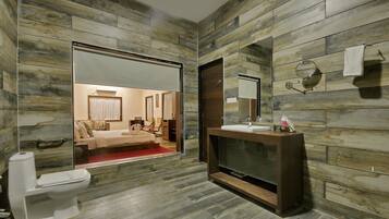 Vishal Suite | Bathroom | Shower, free toiletries, towels
