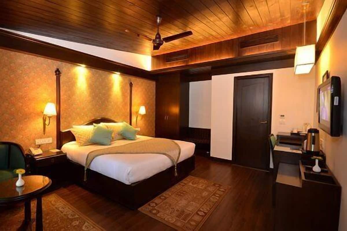 1 bedroom, iron/ironing board, rollaway beds, free WiFi