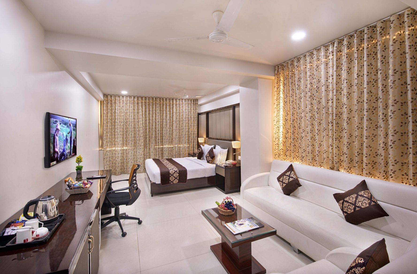 1 bedroom, minibar, in-room safe, desk
