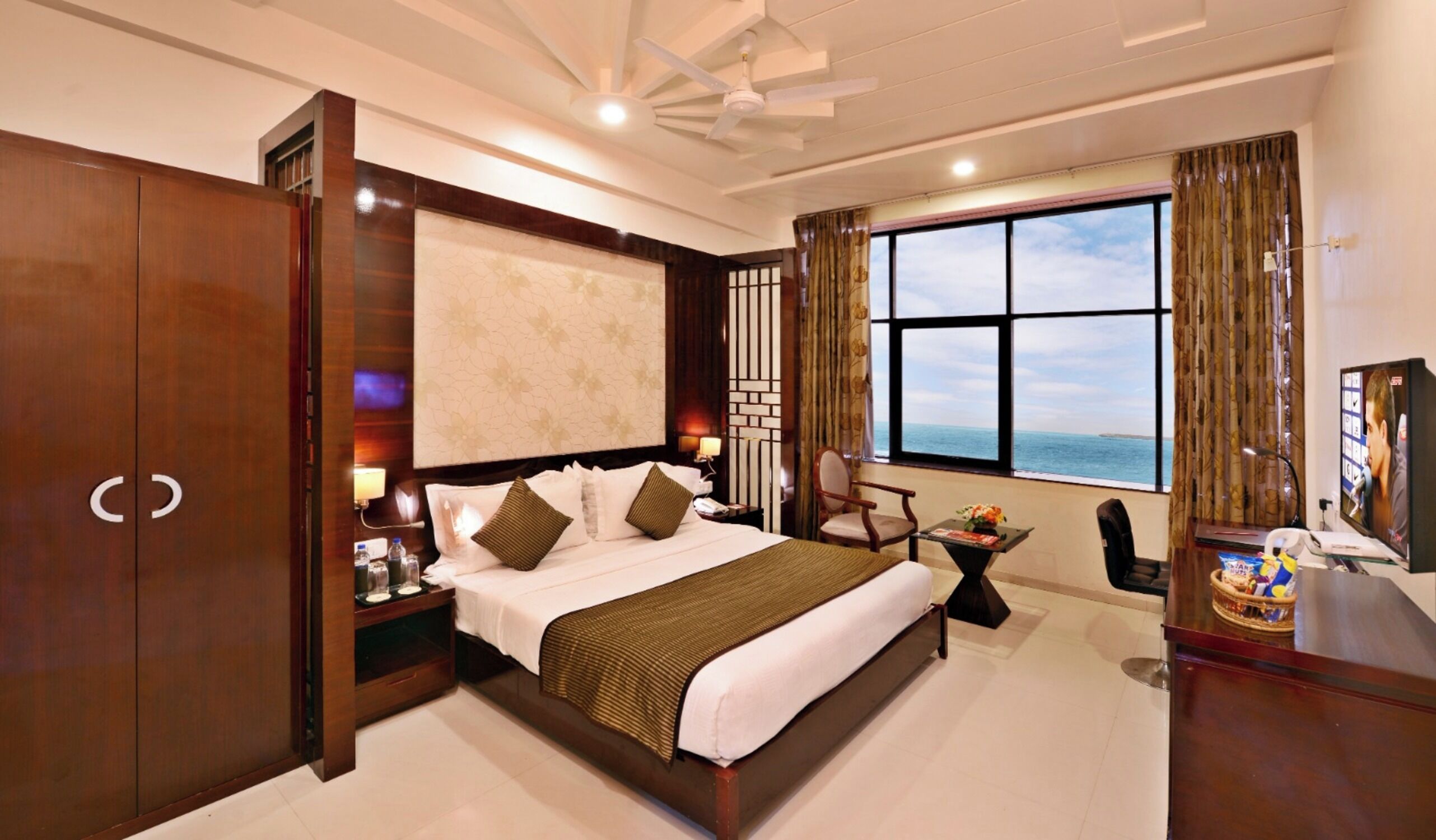 Superior Sea View