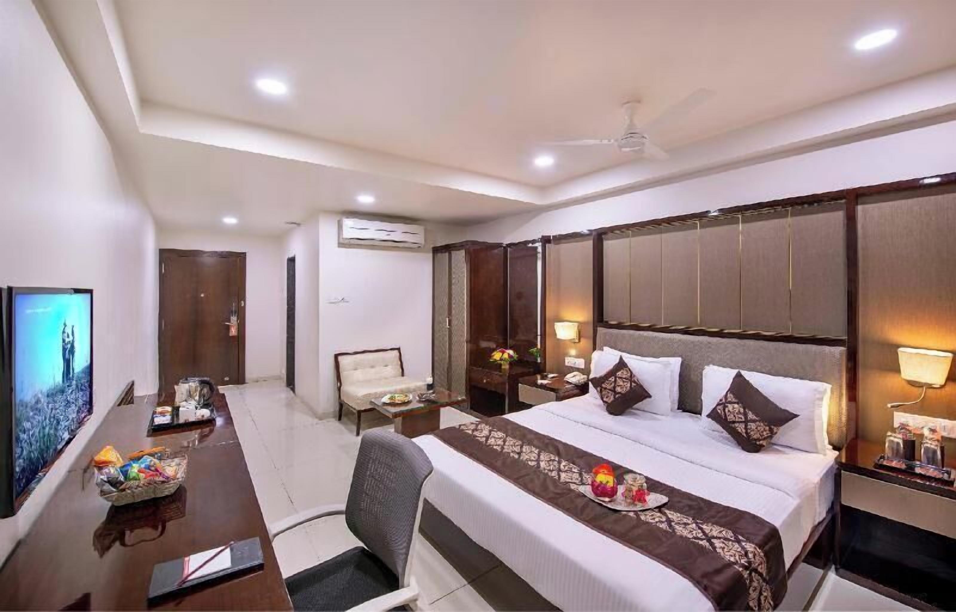 1 bedroom, minibar, in-room safe, desk