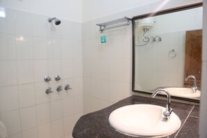 Bathroom - Skyview Holiday Home (Chandigarh)