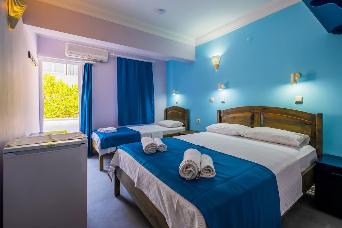Economy Double Room, 1 Double Bed | Desk, free WiFi, bed sheets