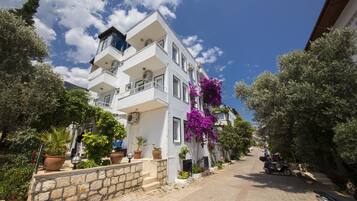 Esterni