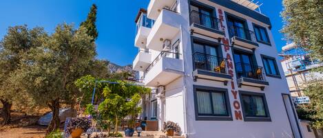 Fachada de la propiedad