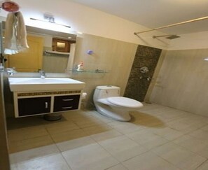 Ducha, artículos de tocador gratuitos, toallas