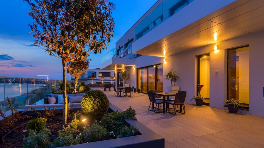 Nyota Hotel & Conference Center