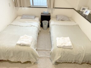 Basic Shared Dormitory, Multiple Bedrooms | Desk, free WiFi