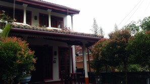 Property entrance - Shasee Rest -Mirissa Sri Lanaka (Mirissa)