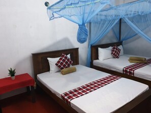 Comfort Room | In-room safe, desk, free WiFi, bed sheets - Shasee Rest -Mirissa Sri Lanaka (Mirissa)