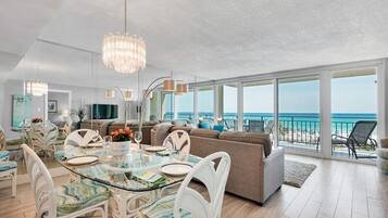 Deluxe Condo, 3 Bedrooms, Beachfront | Iron/ironing board, free WiFi, bed sheets