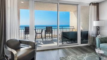 Condo estándar, 1 habitación, frente al mar | Tabla de planchar con plancha, wifi gratis y ropa de cama