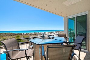 Deluxe Condo, 2 Bedrooms, 2 Bathrooms, Beachfront (Master Bedroom Beachfront) (Furnishings vary) | 熨斗/熨衣板、免費無線上網、床單